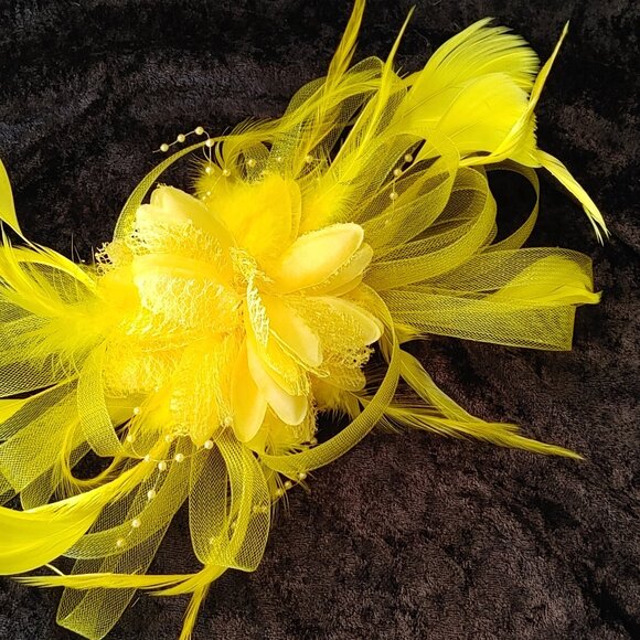 Yellow feather, clip fascinator (007) main image 5